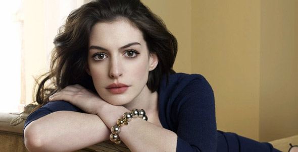 Anne Hathaway será produtora e protagonista da adaptação de No coração do mar